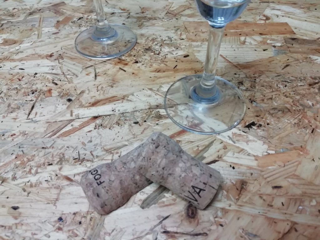 ワインのコルクで作った箸置き